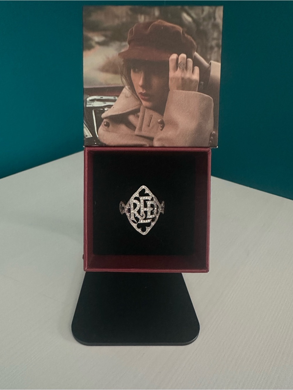 Taylor Swift RED ALBUM RING - Picture 3 of 4